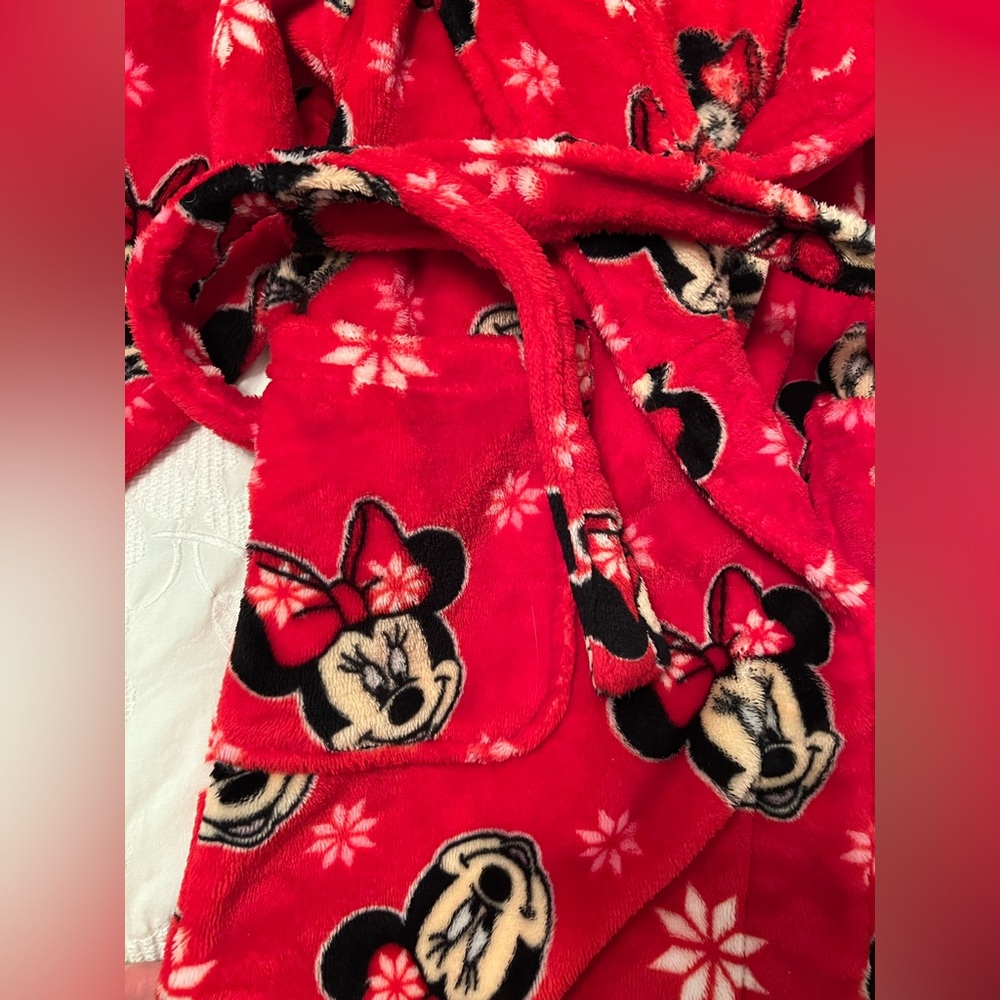 Disney brand Minnie Mouse warm red fuzzy soft pj bath robe - Picture 3 of 5